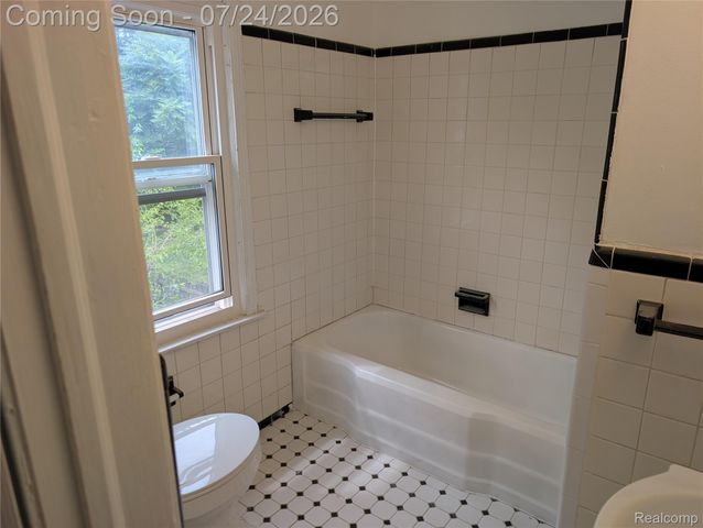 16531 Plainview Avenue, Detroit, MI 48219