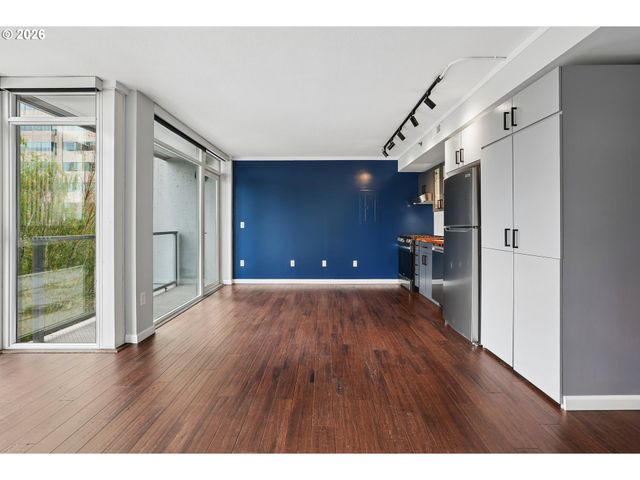 533 Ne HOLLADAY St 701, Portland, OR 97232