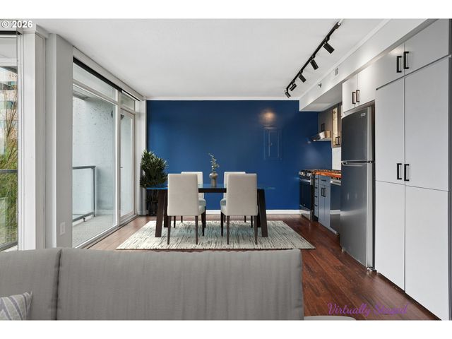 533 Ne HOLLADAY St 701, Portland, OR 97232