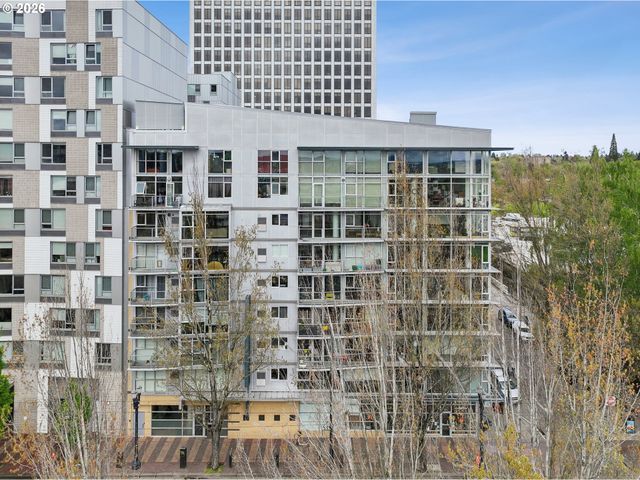 533 Ne HOLLADAY St 701, Portland, OR 97232