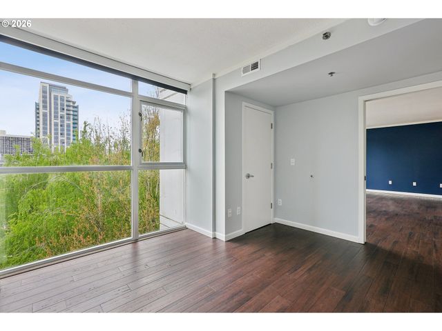 533 Ne HOLLADAY St 701, Portland, OR 97232