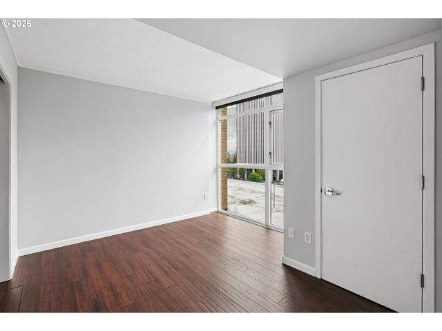 533 Ne HOLLADAY St 701, Portland, OR 97232