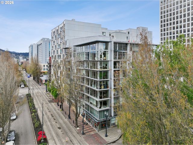 533 Ne HOLLADAY St 701, Portland, OR 97232