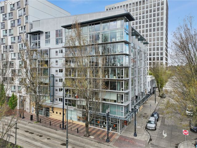 533 Ne HOLLADAY St 701, Portland, OR 97232
