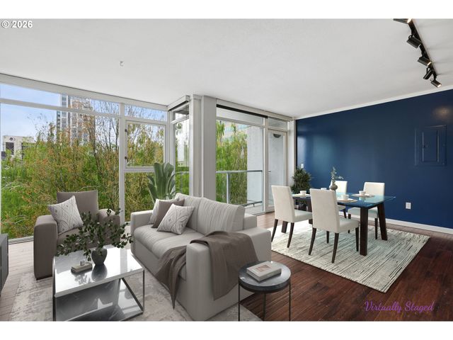 533 Ne HOLLADAY St 701, Portland, OR 97232