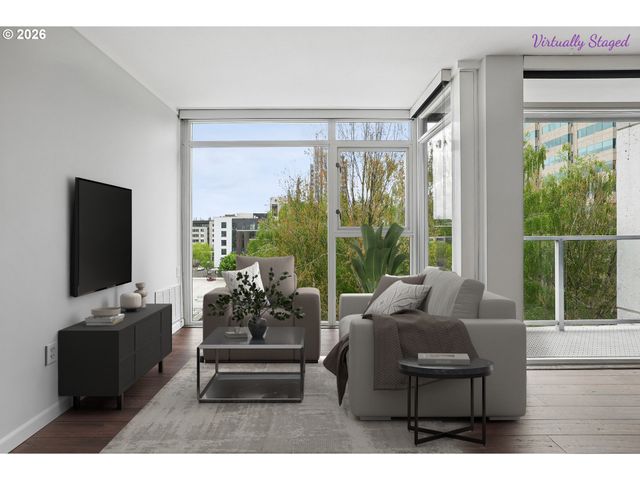 533 Ne HOLLADAY St 701, Portland, OR 97232