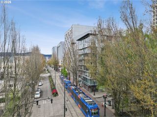 533 Ne HOLLADAY St 701, Portland, OR 97232