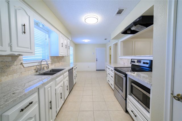 111 Sunview Street, Sunnyvale, TX 75182