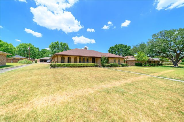 111 Sunview Street, Sunnyvale, TX 75182