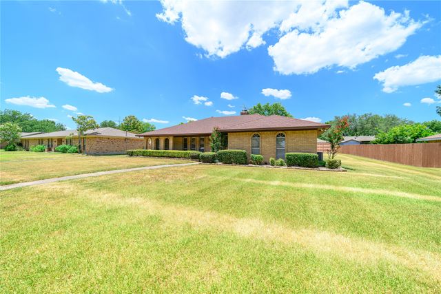 111 Sunview Street, Sunnyvale, TX 75182