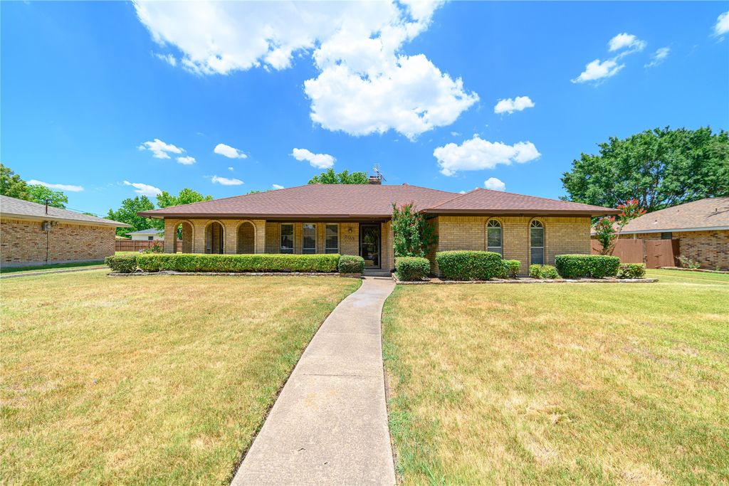 111 Sunview Street, Sunnyvale, TX 75182