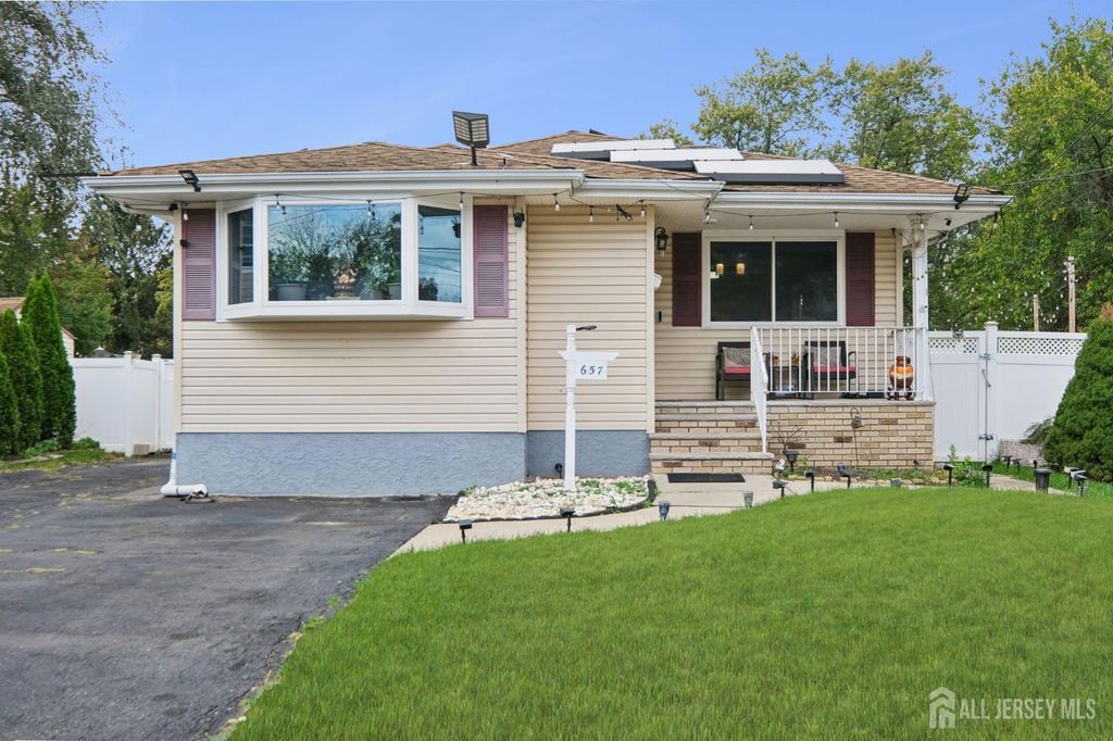 657 Barron Avenue, Woodbridge Proper, NJ 07095