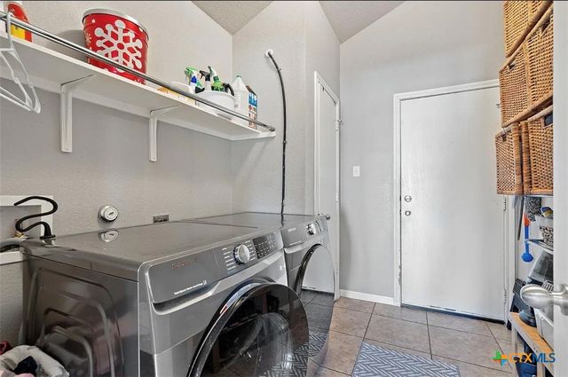 1552 Twin Cove, Kyle, TX 78640