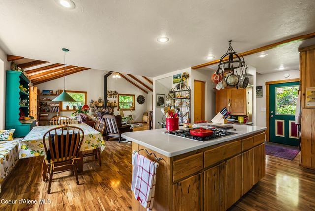 561 Geenen RD, Cocolalla, ID 83813