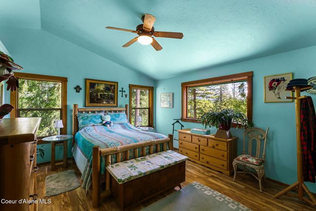 561 Geenen RD, Cocolalla, ID 83813