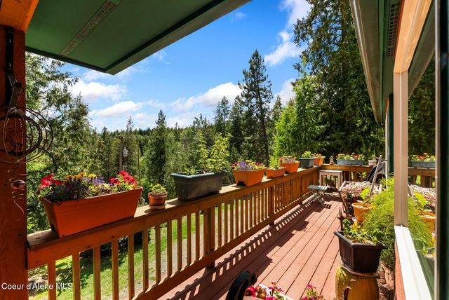 561 Geenen RD, Cocolalla, ID 83813
