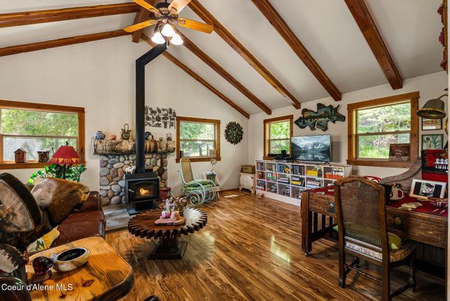 561 Geenen RD, Cocolalla, ID 83813