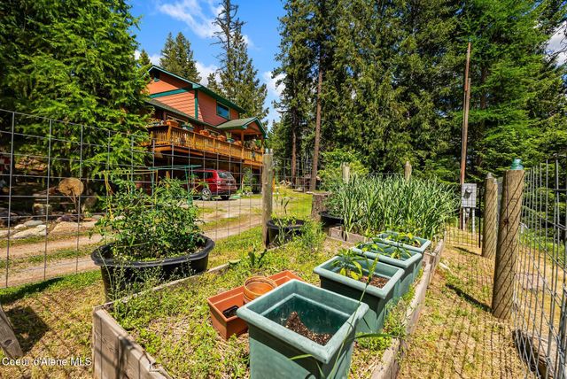 561 Geenen RD, Cocolalla, ID 83813