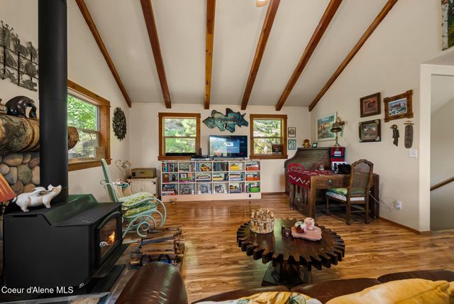 561 Geenen RD, Cocolalla, ID 83813