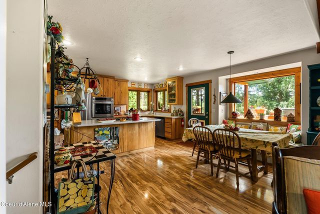 561 Geenen RD, Cocolalla, ID 83813