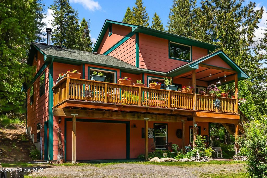 561 Geenen RD, Cocolalla, ID 83813