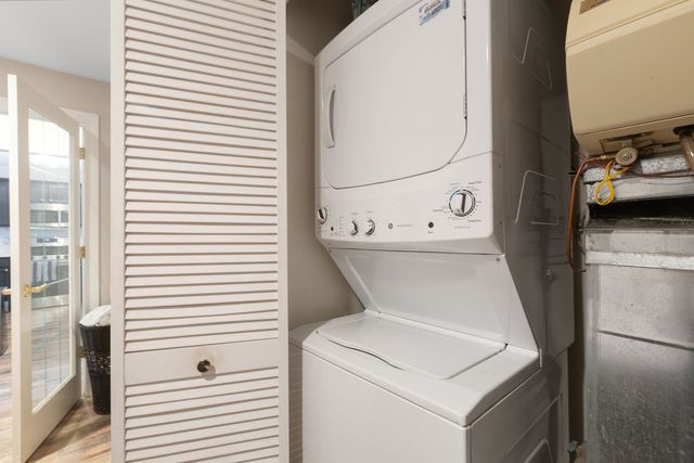 440 W Mahogany Court 608, Palatine, IL 60067