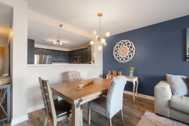 440 W Mahogany Court 608, Palatine, IL 60067