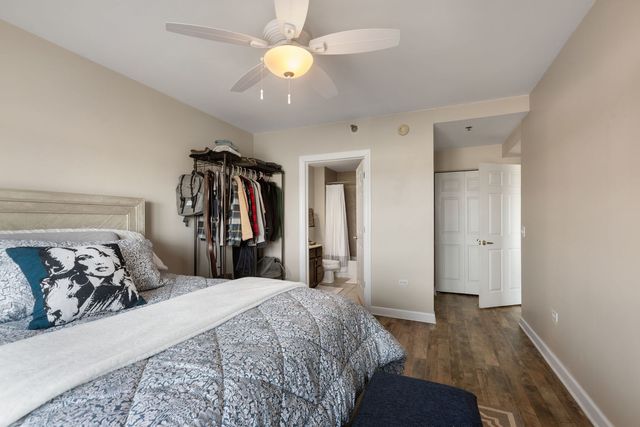 440 W Mahogany Court 608, Palatine, IL 60067