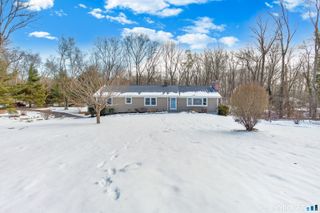 5 Lorraine Drive, Woodbridge, CT 06525
