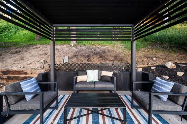 5200 Don Pio, Woodland Hills, CA 91364