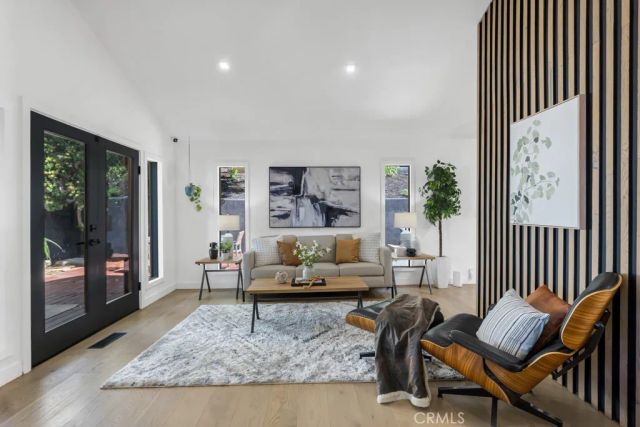 5200 Don Pio, Woodland Hills, CA 91364