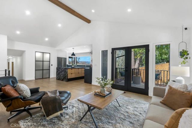 5200 Don Pio, Woodland Hills, CA 91364