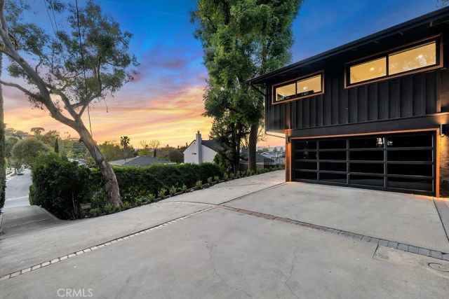 5200 Don Pio, Woodland Hills, CA 91364