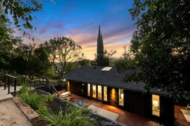 5200 Don Pio, Woodland Hills, CA 91364