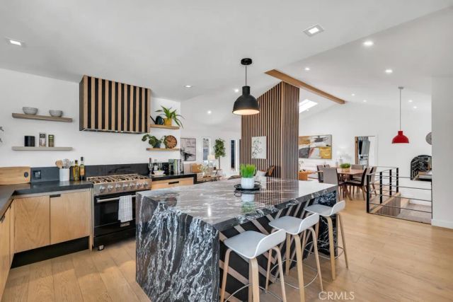 5200 Don Pio, Woodland Hills, CA 91364