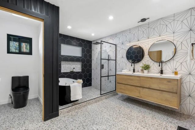 5200 Don Pio, Woodland Hills, CA 91364