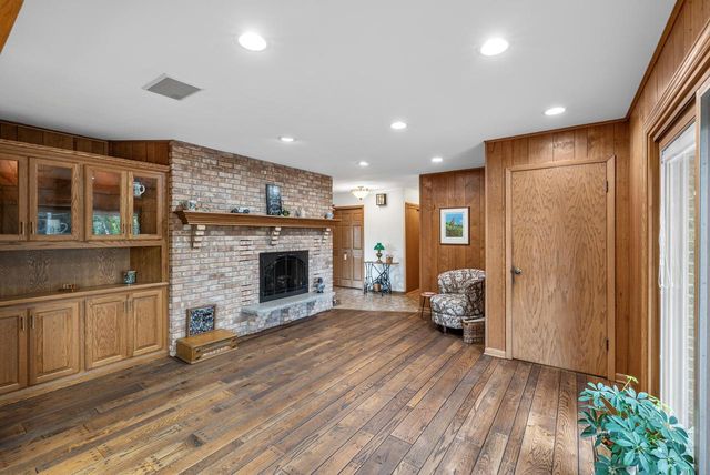 1123 Lake Shore ROAD, Grafton, WI 53024
