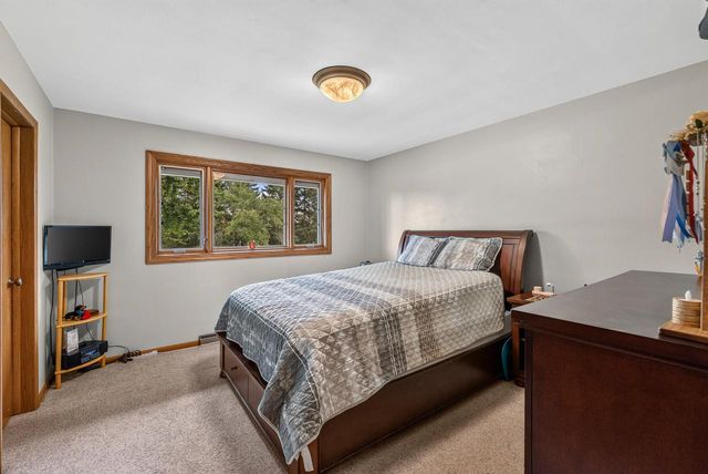 1123 Lake Shore ROAD, Grafton, WI 53024