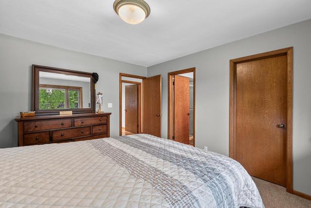 1123 Lake Shore ROAD, Grafton, WI 53024