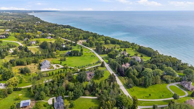 1123 Lake Shore ROAD, Grafton, WI 53024