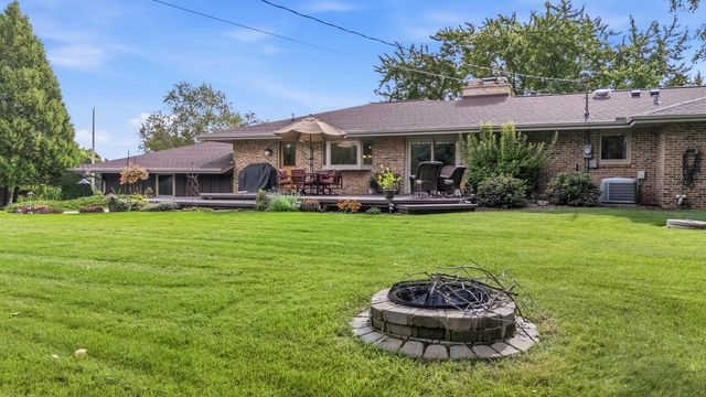 1123 Lake Shore ROAD, Grafton, WI 53024