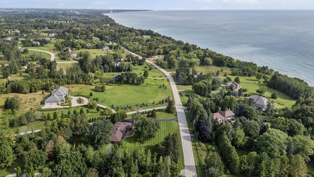 1123 Lake Shore ROAD, Grafton, WI 53024