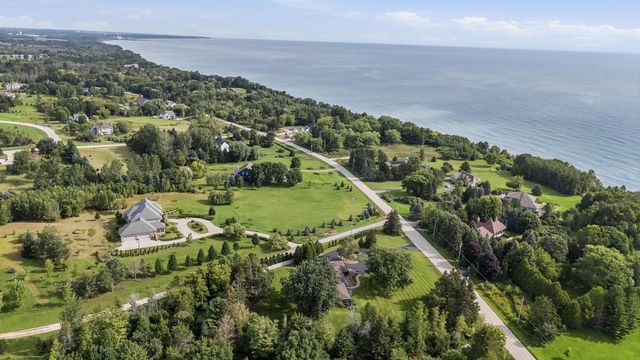 1123 Lake Shore ROAD, Grafton, WI 53024