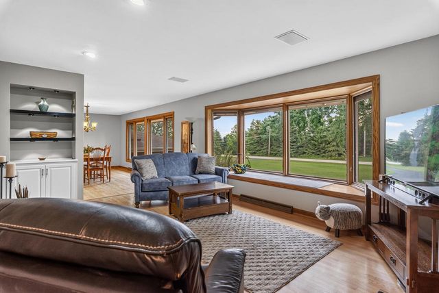1123 Lake Shore ROAD, Grafton, WI 53024
