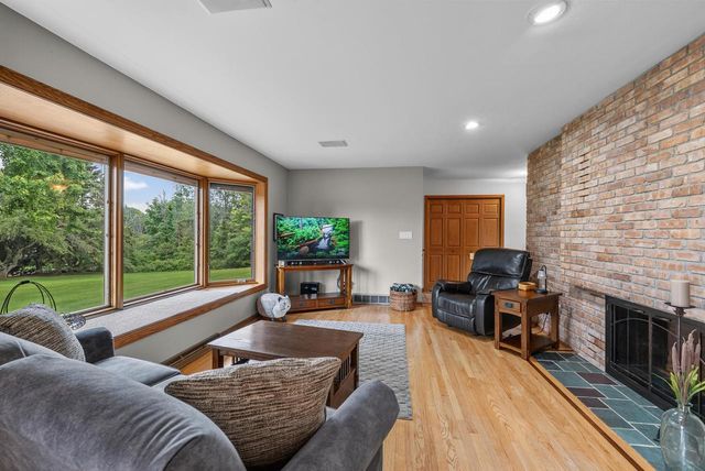 1123 Lake Shore ROAD, Grafton, WI 53024