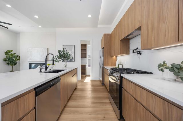 324 Janisch, Houston, TX 77018