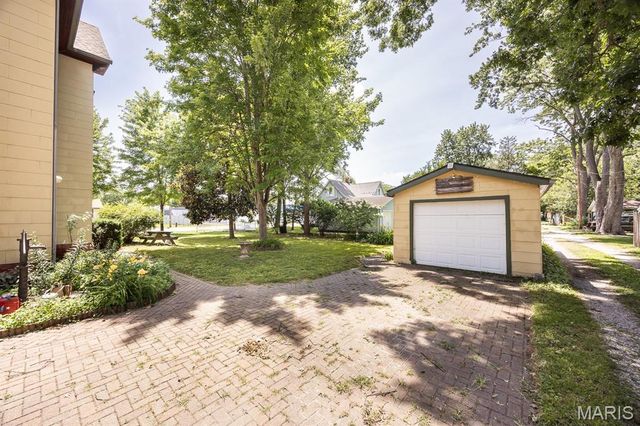 321 E Church Street, Mascoutah, IL 62258