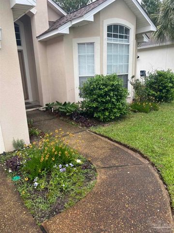 8958 Ellen Ct, Navarre, FL 32566
