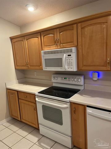 8958 Ellen Ct, Navarre, FL 32566