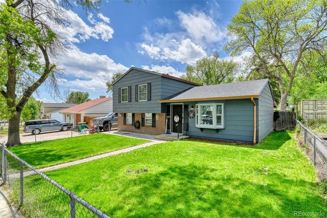 12 Arrawanna Street, Colorado Springs, CO 80909